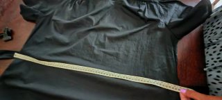 Abito Benua oversize nero e fucsia con cintura
