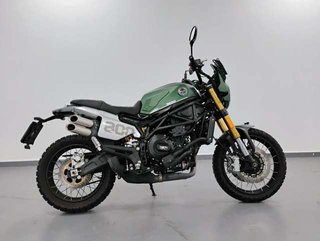 Benelli Leoncino 800 Trail