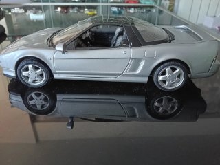 Kyosho 1/18 Honda NSX
