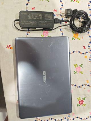 Portátil ASUS i7 GTX 1050 4GB