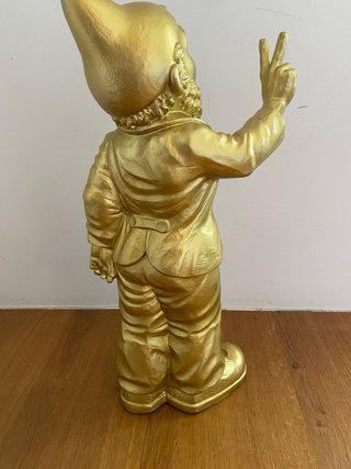 Escultura Gnomo V Vitória Ottmar Hörl Dourada