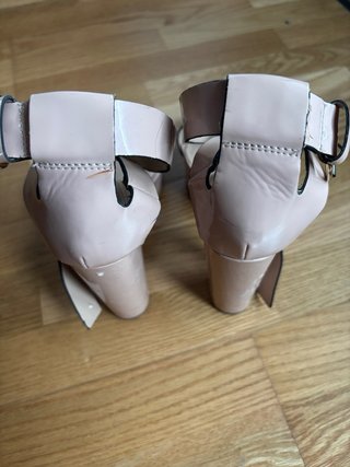 Sandalias de tacón rosa