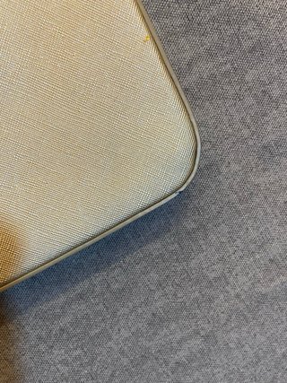Bolso Parfois Dorado Minimalista Texturizado