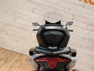 Yamaha TMAX 560