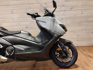 Yamaha TMAX 560