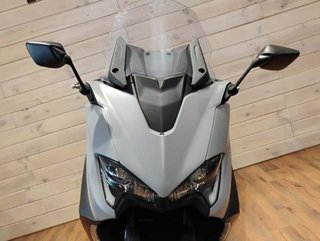 Yamaha TMAX 560