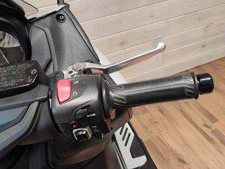 Yamaha TMAX 560