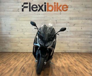 KYMCO AK 550