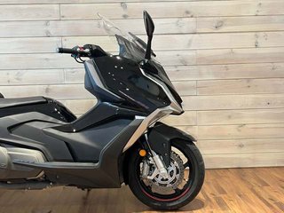 KYMCO AK 550