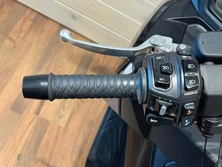 KYMCO AK 550