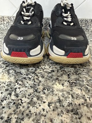 Balenciaga Triple S Talla 39 Negro Blanco