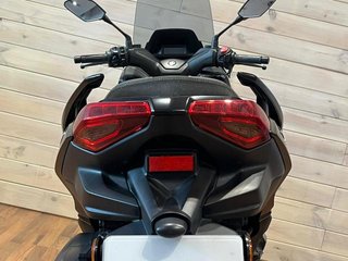 Yamaha XMAX 300 Tech MAX