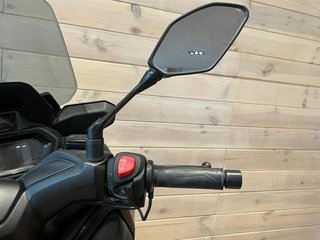 Yamaha XMAX 300 Tech MAX