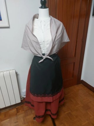 Traje adulto casera negro y rojo 86 largo de falda