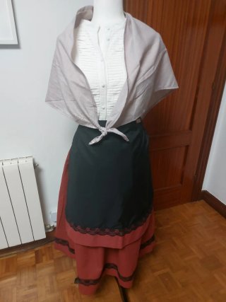 Traje adulto casera negro y rojo 86 largo de falda
