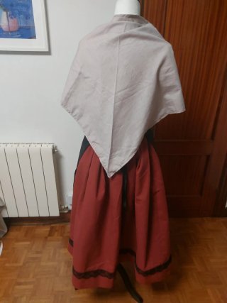 Traje adulto casera negro y rojo 86 largo de falda