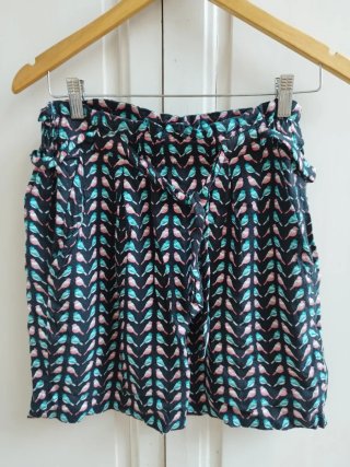 Conjunto estampado de camisa y falda