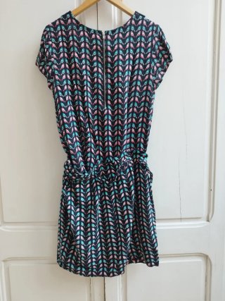 Conjunto estampado de camisa y falda