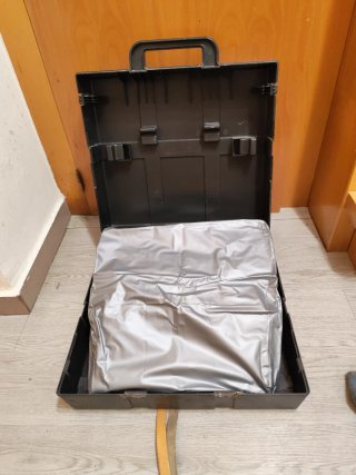 Máquina de escribir antigua Olivetti STIDIO 46