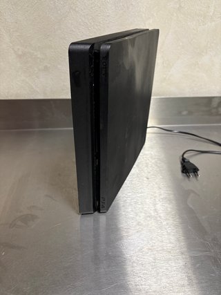 PS4 (PlayStation 4) Negra con Mando