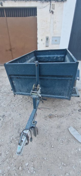 Remolque todoterreno basculante