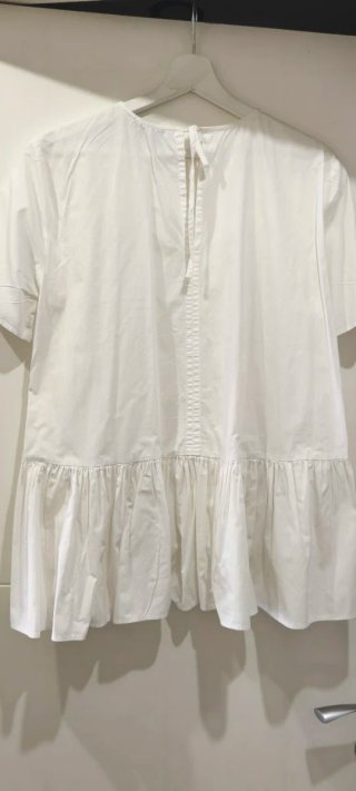 Blusa Zara blanca con volante