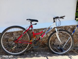 Bicicleta TOPBIKE roja y blanca