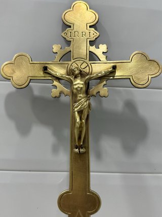 ANTIGUA CRUZ DE ALTAR DE IGLESIA BRONCE PPIOS XX