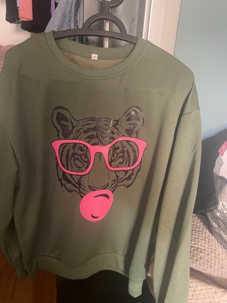 Felpa verde con stampa tigre occhiali rosa