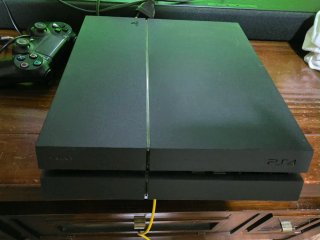 PS4 (PlayStation 4) + 5 Juegos