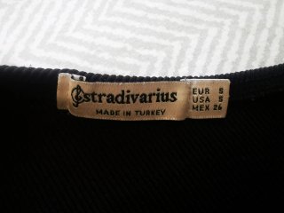 Top asimétrico Stradivarius negro Talla S