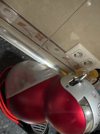 Cafetera Dolce Gusto Roja
