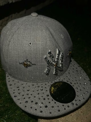 Cappellino New Era Customizzato Grigio Oro