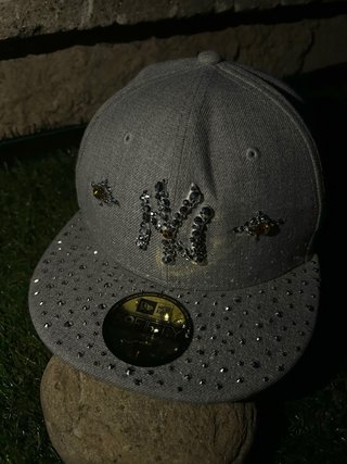 Cappellino New Era Customizzato Grigio Oro