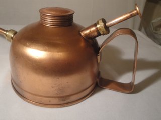 Aceitera antigua de bronce de taller o industrial