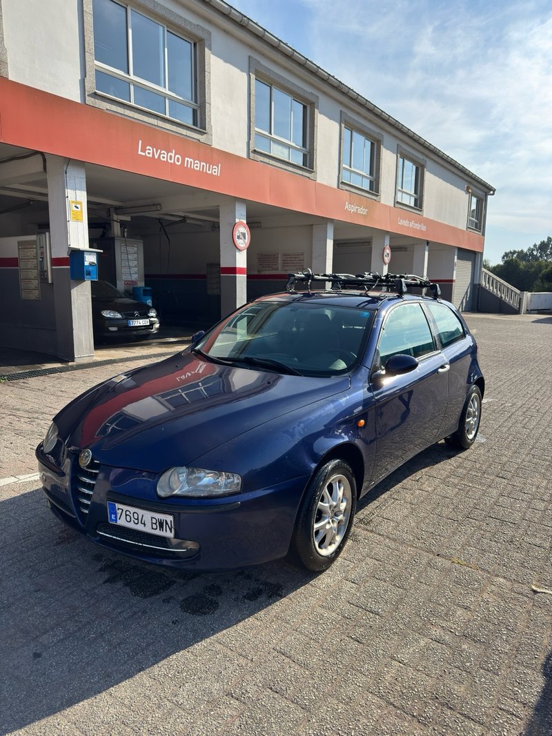 Alfa Romeo 147 - foto 1