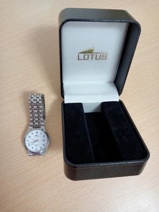 Reloj Lotus Hombre blanco