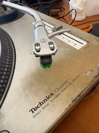 2 Tocadiscos Technics + Audio-Technica con agujas