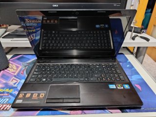 Portátil Lenovo Negro