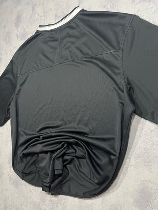 Camiseta Reebok Negra V-Neck
