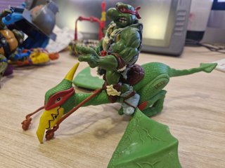 23 Muñecos Tortugas Ninja y 2 Vehículos