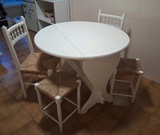 Mesa Cocina Extensible + 2 Sillas + 2 Banquetas