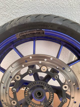 Llanta delantera MT 125 con neumático
