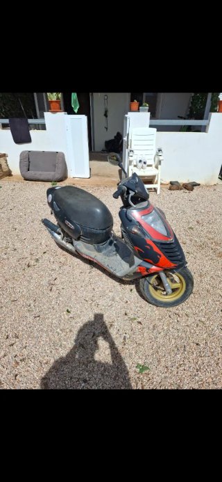 Aprilia Sonic 49cc Roja