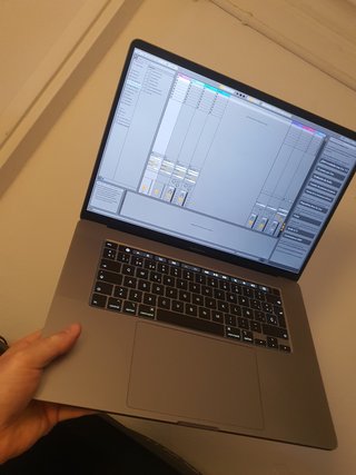 MacBook Pro 13" i7 16GB + MacBook Pro 16"