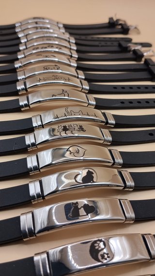 Bracciali con targhetta acciaio varie fantasie