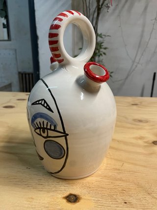 Botijo de cerámica pintado a mano
