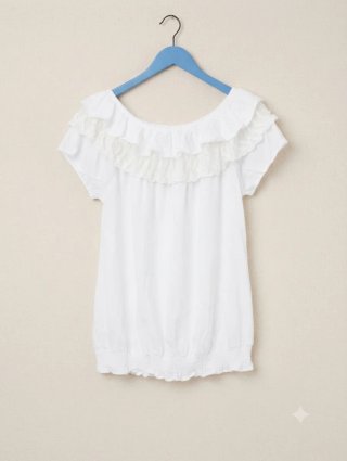 Blusa blanca con volantes