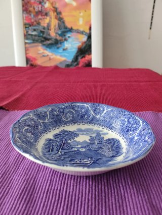 Antiguo Plato Wedgwood "River Scene" Ingles
