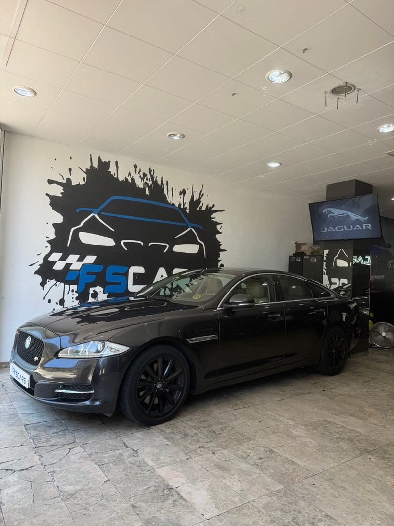 JAGUAR XJ 3.0d 275cv 🟡 NACIONAL FULL EXTRAS - foto 1